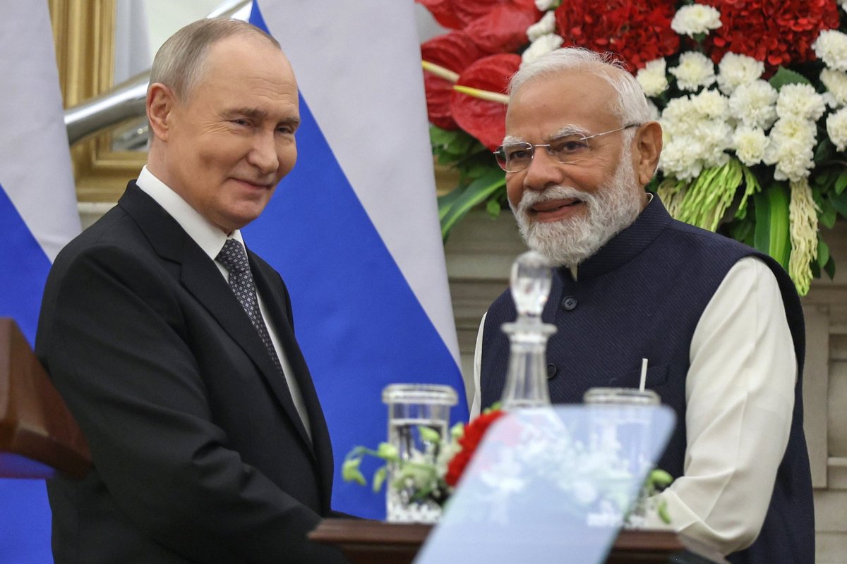 Putinas pareiškė, kad toliau „nepertraukiamai“ tieks degalus Indijai