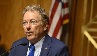 Respublikonų senatorius įspėja Trumpą dėl karo prieš Venesuelą