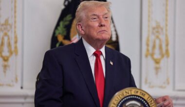 Trumpas žada įšaldyti sprendimus dėl prieglobsčio suteikimo