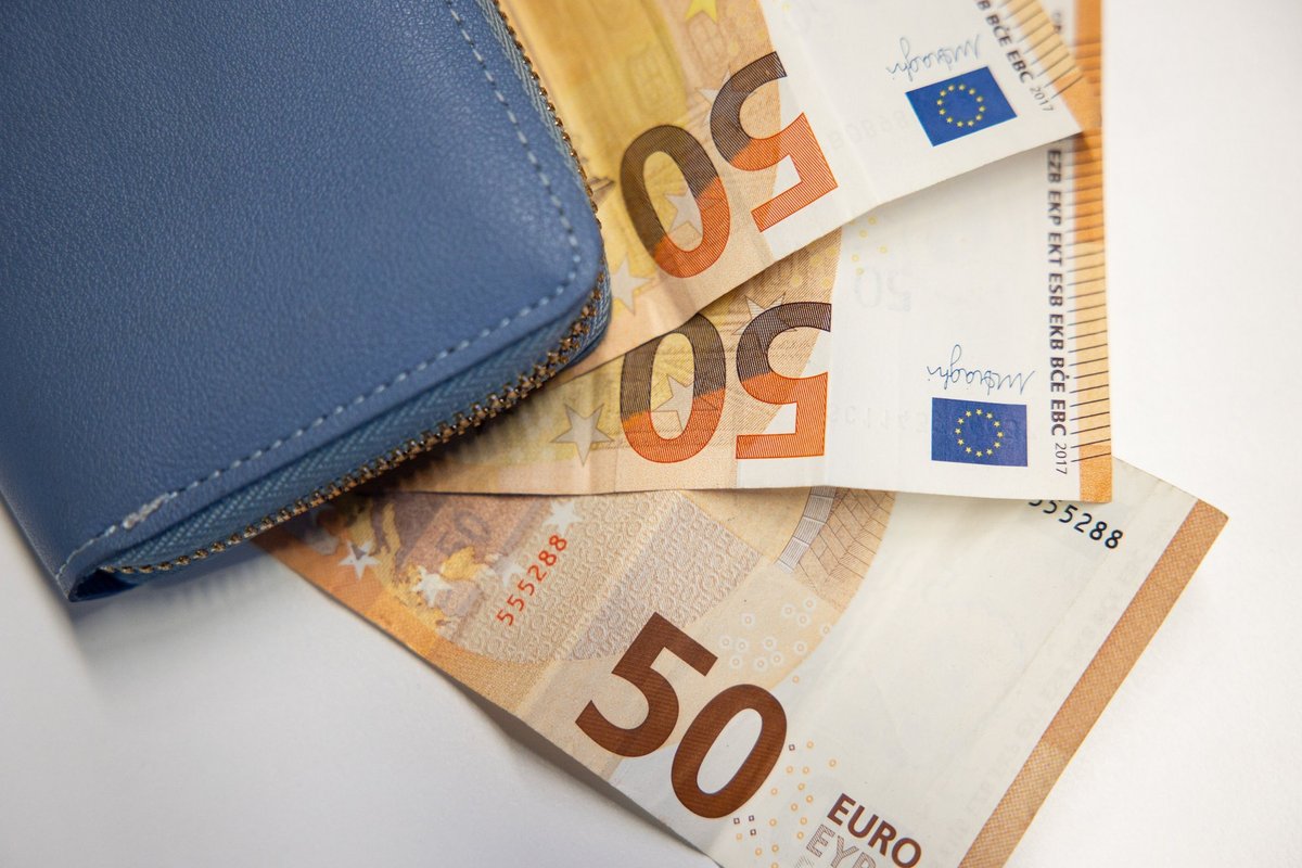 Padidintas bazinis pareiginės algos dydis iki 1798 eurų