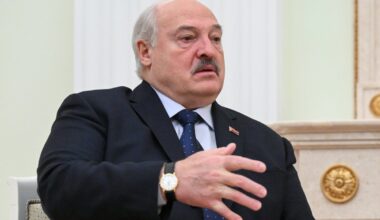 Lukašenka pasakė, ko nori mainais už lietuvių vilkikus