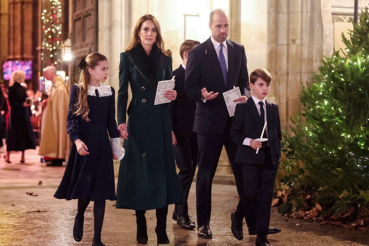 Po permainų princas Williamas ir Kate paviešino Kalėdų šeimos atviruką