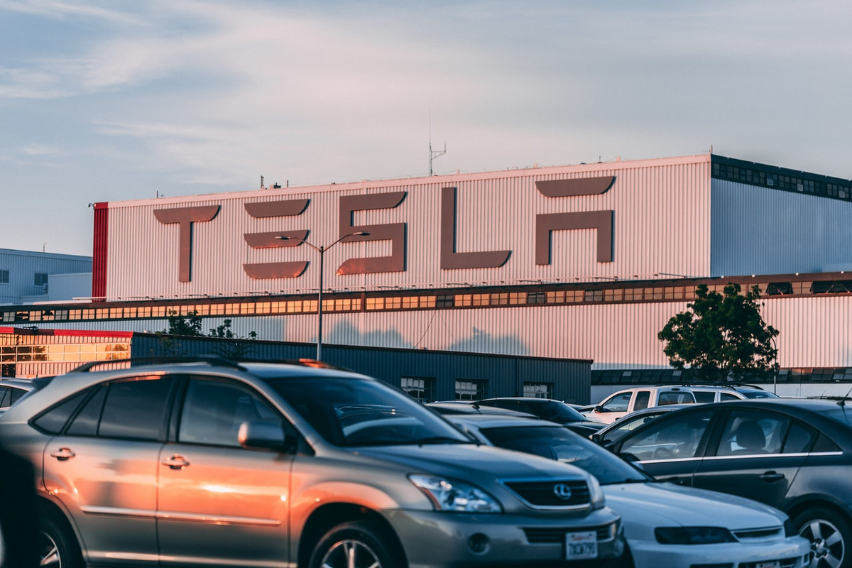 Kinijos BYD turėtų aplenkti „Tesla“ pagal elektromobilių pardavimus