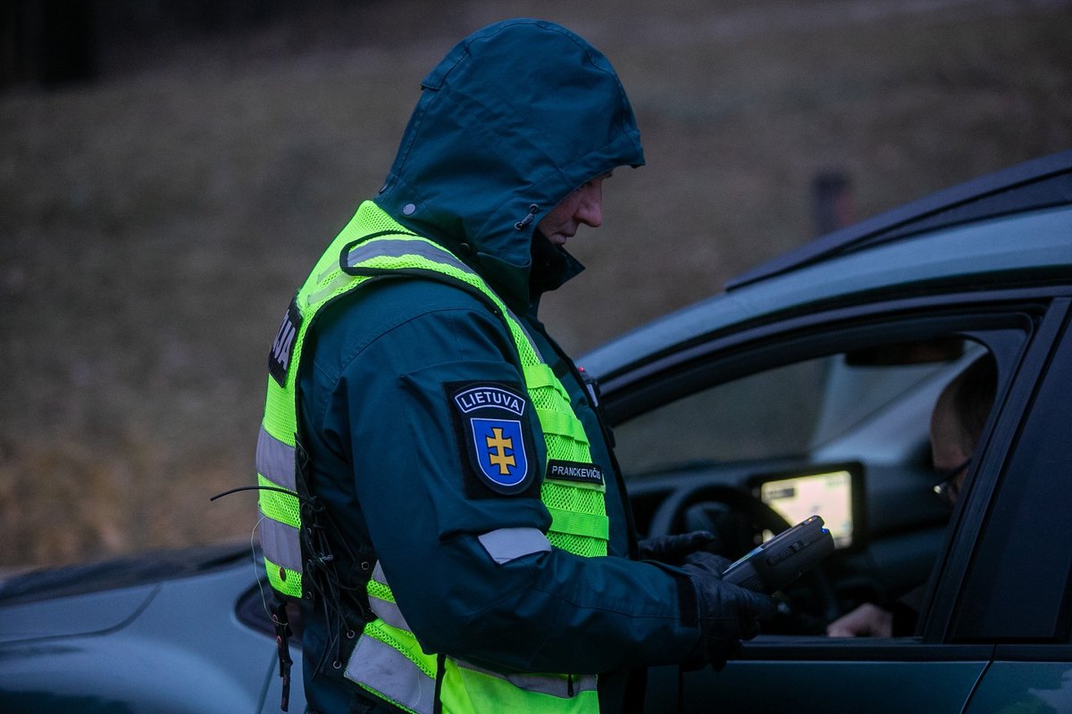 Tauragėje neblaivus Lietuvos kariuomenės karys vairavo automobilį