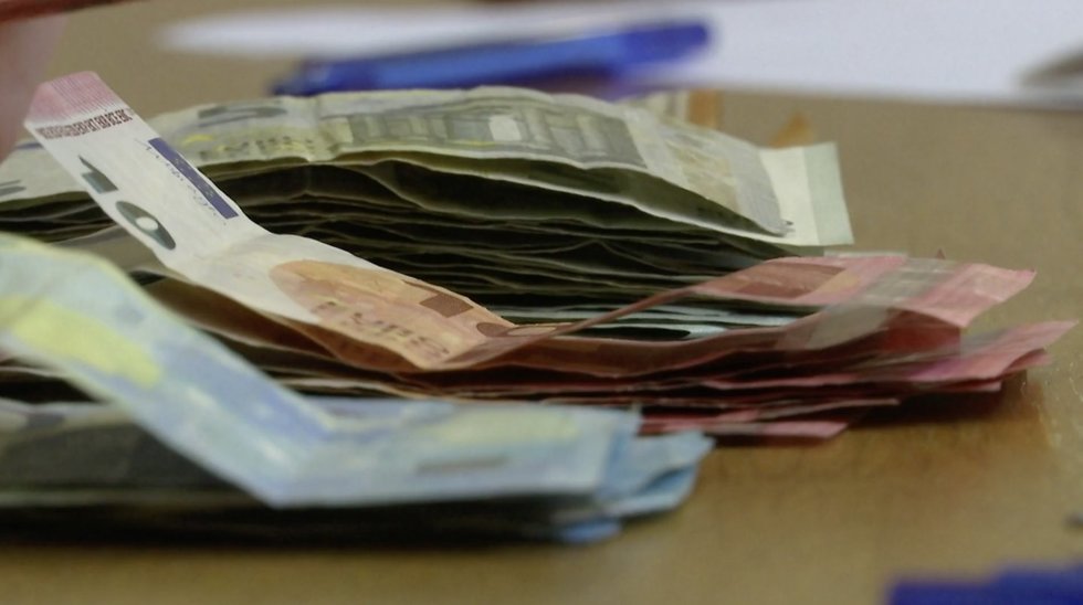 Pinigai (nuotr. stop kadras)