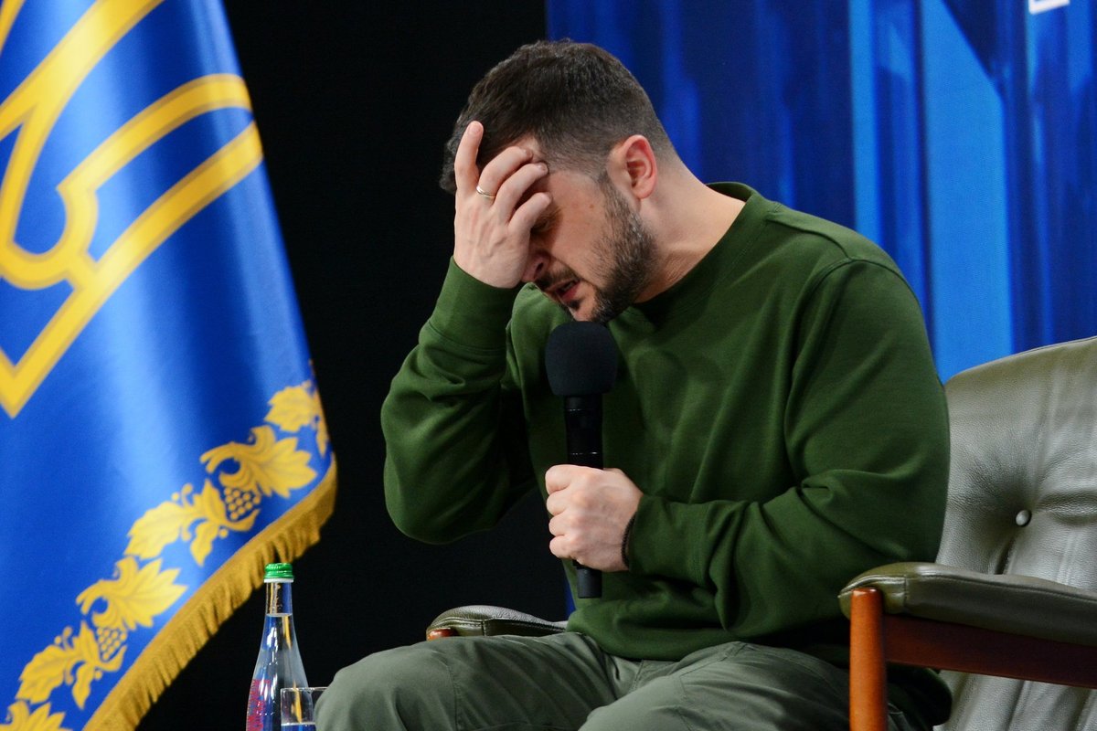 Karas Ukrainoje. Zelenskis: Rusija gali pasitraukti iš derybų - Delfi