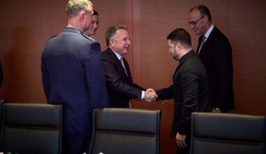 Karas Ukrainoje. WSJ: derybos Berlyne buvo sudėtingos - Delfi