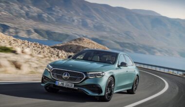 Šviesa tampa ne tik ryškesnė, bet ir protingesnė: papasakojo, kaip automobilių žibintai keičia vairavimą