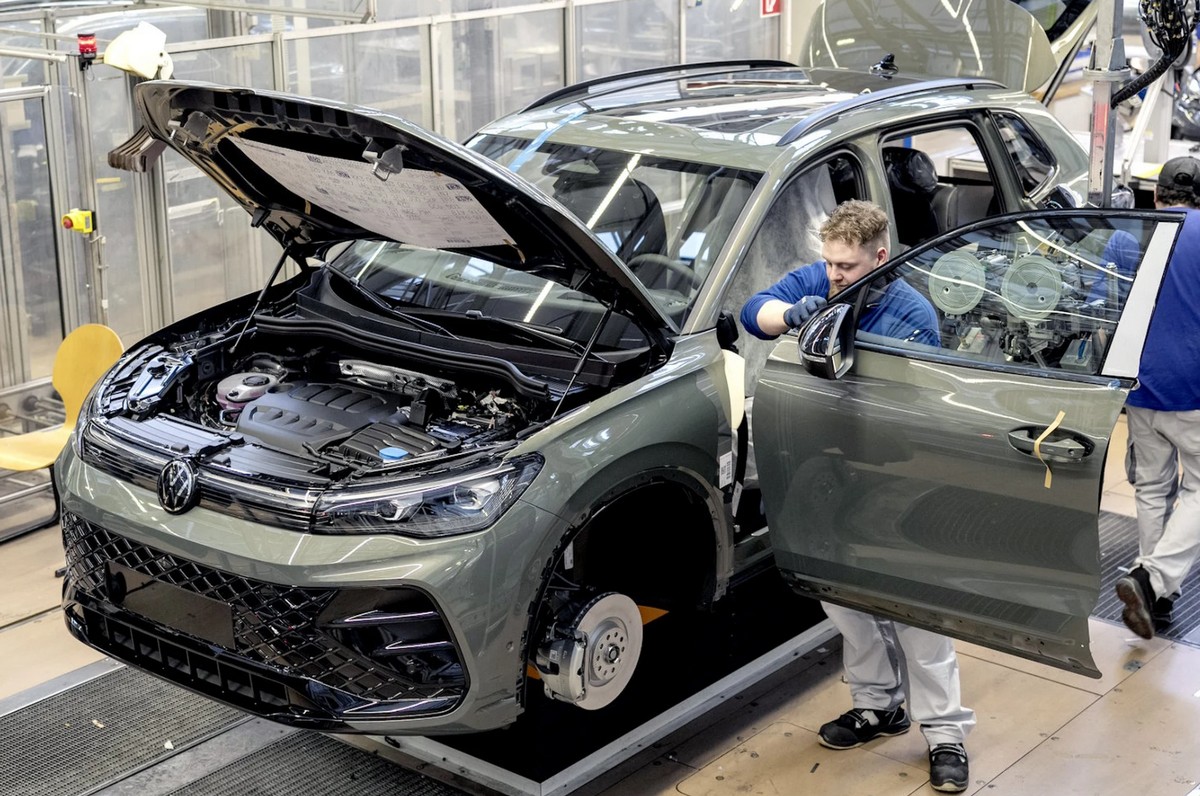 automobiliai su degimo varikliais rinkoje išliks