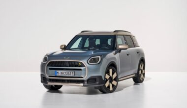 Ketinate įsigyti automobilį visai šeimai? Specialistai įvardijo 4 modelius, kurie taps dideliu galvos skausmu