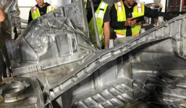 Revoliucija po variklio dangčiu: šis aliuminio rėmas gali pakeisti tai, ką žinome apie automobilius