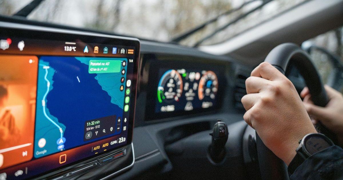 Turite tokį automobilį? Būkite pasiruošę reklamoms prietaisų skydelyje