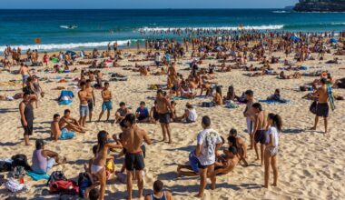 Po mirtinų šūvių per žydų šventę Sidnėjuje Izraelis kritikuoja Australiją