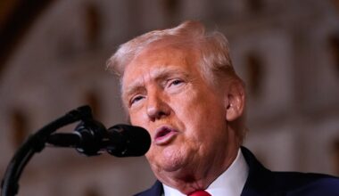 Karas Ukrainoje. Trumpas pakomentavo naują taikos derybų etapą Majamyje - Delfi