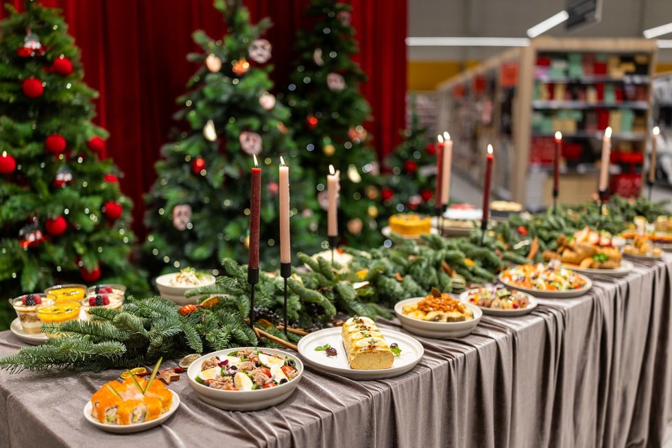 Šventinis stalas (nuotr. asociatyvi)