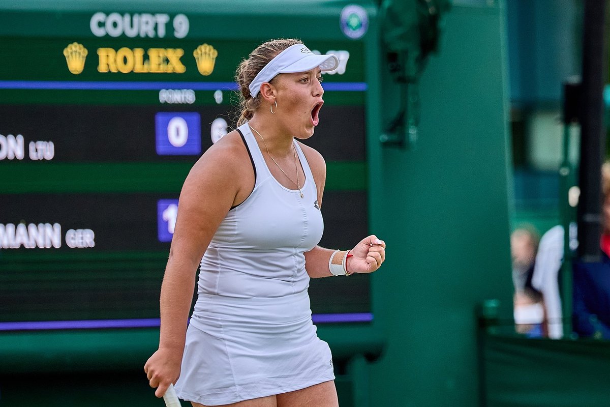 Pasaulio jaunių teniso pažiba Lietuvą iškeitė į Uzbekistaną