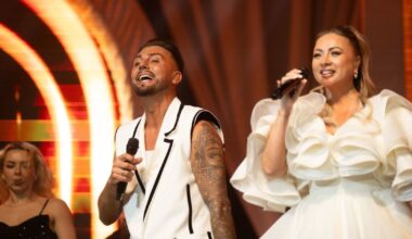 Neseniai susituokę Viktoras ir Sandra Vaikšnorai siunčia džiugią žinią