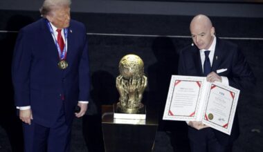 Trumpas gavo pirmąjį FIFA įsteigtą taikos prizą