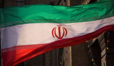 Irano revoliucinė gvardija pradėjo karinio jūrų laivyno pratybas Persijos įlankoje