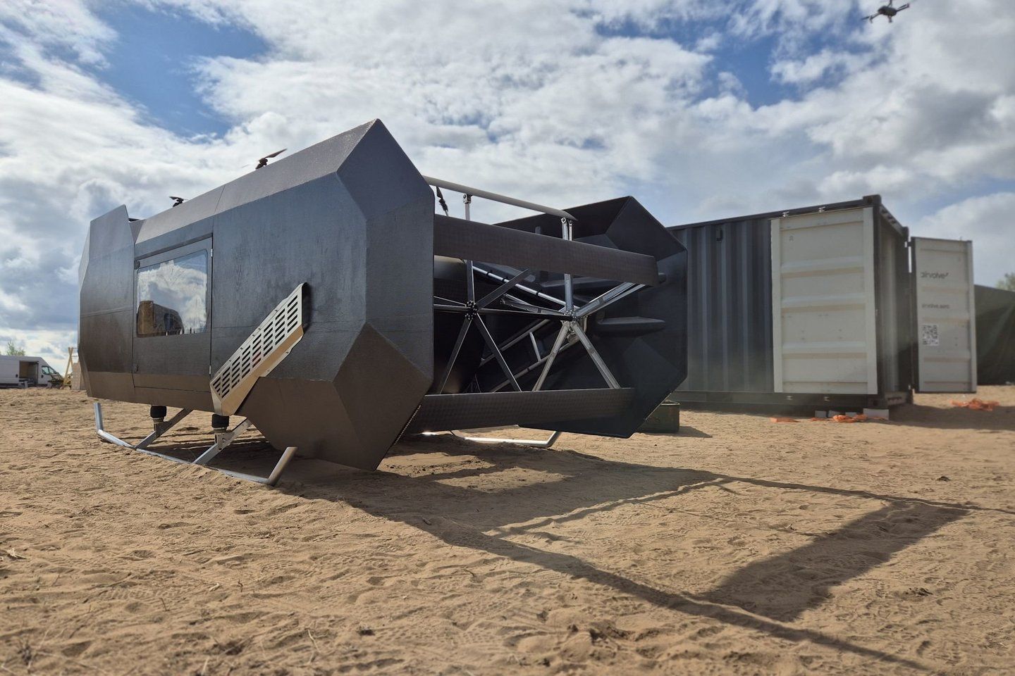 Lietuvos įmonė Indijos ginkluotosioms pajėgoms gamins 40 orlaivių