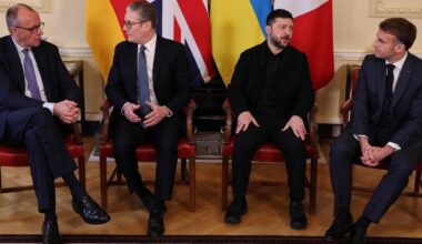 Karas Ukrainoje. Šaltinis: taikos derybose – vienas itin problemiškas klausimas - Delfi