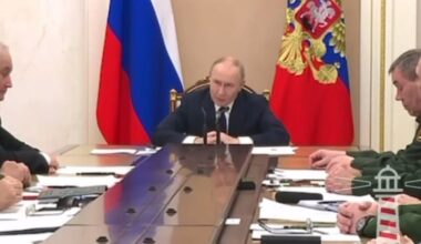 Putino pareiškimas: ketina užimti dar vieną Ukrainos miestą, kol Zelenskis derasi su Trumpu