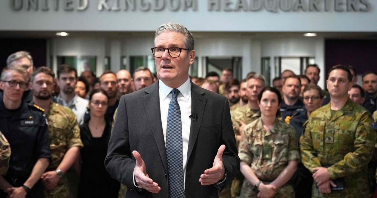 Starmeris – Abramovičiui: metas siųsti milijardus į Ukrainą