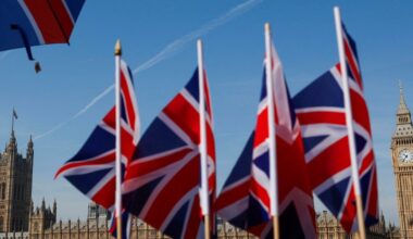 JK būsto kainos lapkritį kilo lėčiausiai nuo pernai kovo, praneša „Halifax“