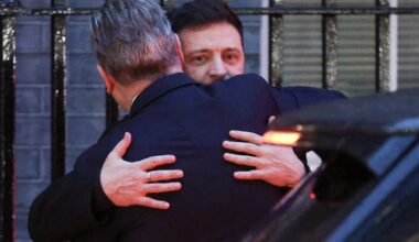 Karas Ukrainoje. Zelenskis: Ukraina antradienį parengs taikos planą ir nusiųs jį JAV - Delfi