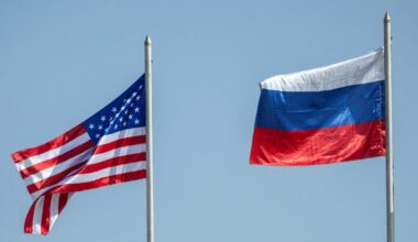 Iš JAV deportuoti rusai Maskvos oro uoste sulaukė šaukimų į kariuomenę