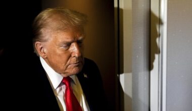 Karas Ukrainoje. „Axios“: Ukraina, ES ir JAV Paryžiuje aptars Trumpo taikos planą