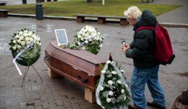 Prie Seimo – neeilinė protesto akcija