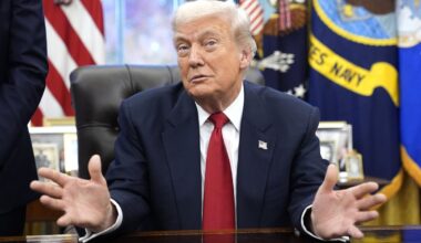 JAV sutrumpino migrantų darbo leidimų galiojimo laiką iki 18 mėn.