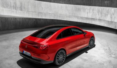 Elektromobiliai pagal vieną rodiklį prisivijo benzininius modelius: ką tai signalizuoja vairuotojams?