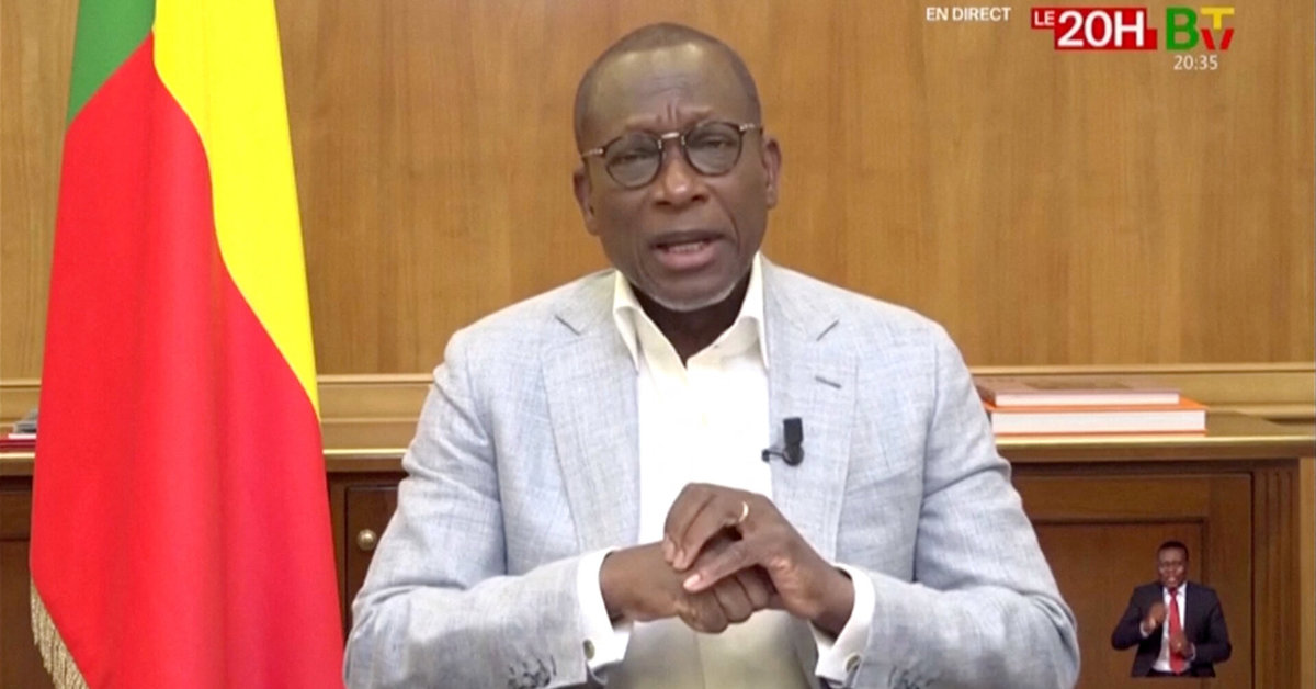 Benino prezidentas teigia, kad po bandymo įvykdyti perversmą padėtis kontroliuojama