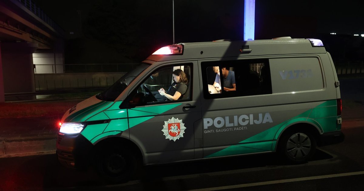 „Jaučiausi gerai“ – girtas vilkiko vairuotojas teisinosi netikėtu viršininko skambučiu