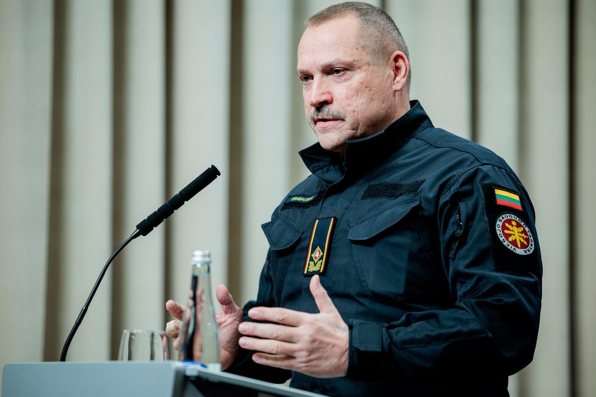 Vilniaus oro uosto prieigose sulaikyti du dronus leidę asmenys