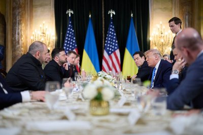 Volodymyras Zelenskis Floridoje susitiko su Donaldu Trumpu