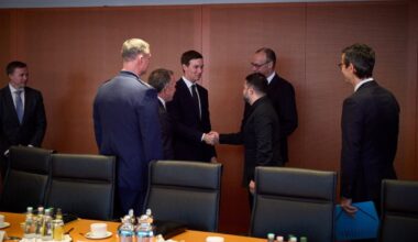 Karas Ukrainoje. Ukraina: iki dienos pabaigos tikimės susitarimo, kuris priartins prie taikos - Delfi