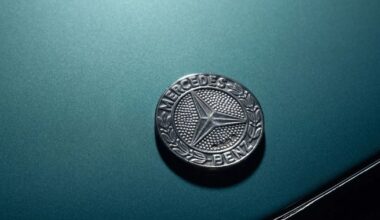 Geros žinios vairuotojams: „Mercedes-Benz“ keičia gamybos technologiją, kad automobiliai taptų pigiau remontuojami