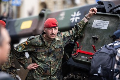 Vilniečiai atvyko pasveikinti 45-osios Vokietijos šarvuotosios brigados