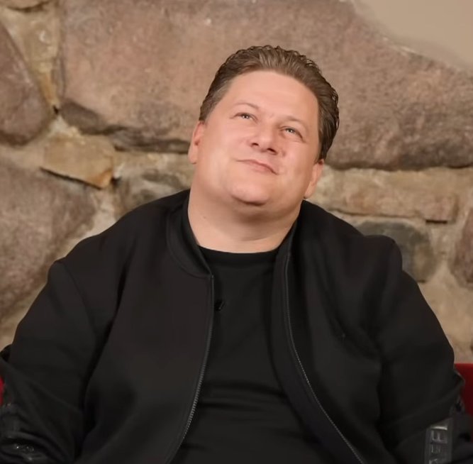 Merūnas Vitulskis tinklalaidėje „Nusirenk iki pusės“ (nuotr. YouTube)