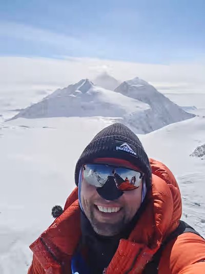 Justas Narkevičius ir Nerijus Pranckevičius įkopė į aukščiausią Antarktidos viršukalnę