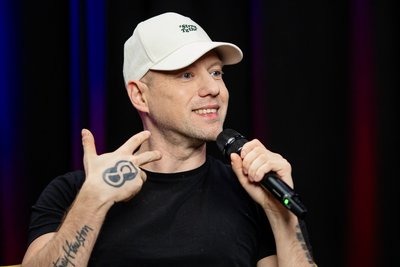 Dmitrijus Šavrovas-Sasha Song