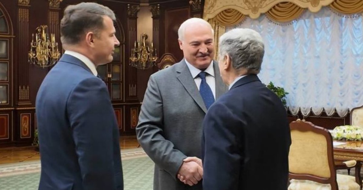 Derybos Minske: JAV pasiuntinys atvyko pas Lukašenką