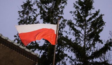 Lenkijoje sulaikytas nusikalstamas tinklas: suklastoti leidimai gyventi daugiau nei tūkstančiui užsieniečių