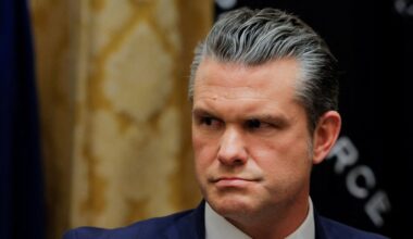 Hegsethas: JAV „dar tik pradėjo“ smūgiuoti įtariamiems narkotikų kontrabandos laivams