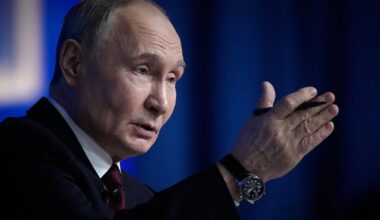 Karas Ukrainoje. „Axios“: Rusija pirmą kartą sutiko dėl paliaubų - Delfi