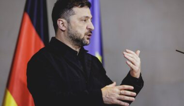 Karas Ukrainoje. Zelenskis sureagavo į Putino grasinimus - Delfi