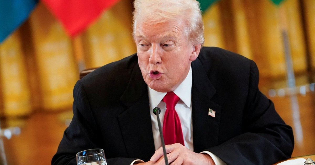 Karas Ukrainoje. Trumpas atsakė, kas derybose turi daugiau kortų – Rusija ar Ukraina: „Na, dėl to negali būti jokių abejonių“